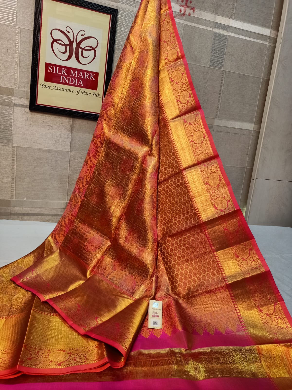 Korvai Handloom pure kanjivaram silk saree 1 gm gold Jari all over in orange kovi border