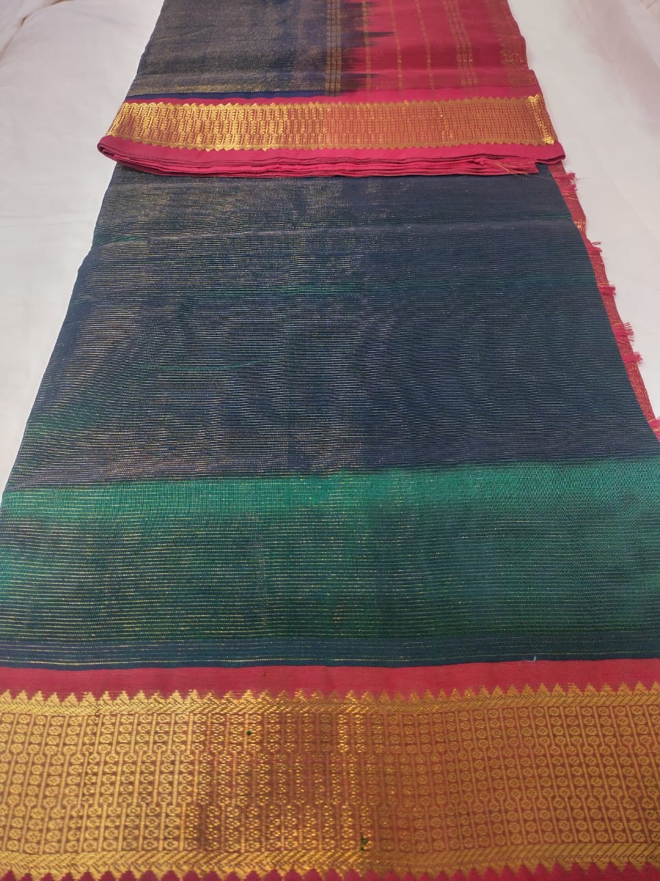 Vairaoosi silk cotton Saree peacock green with red border vairaoosi