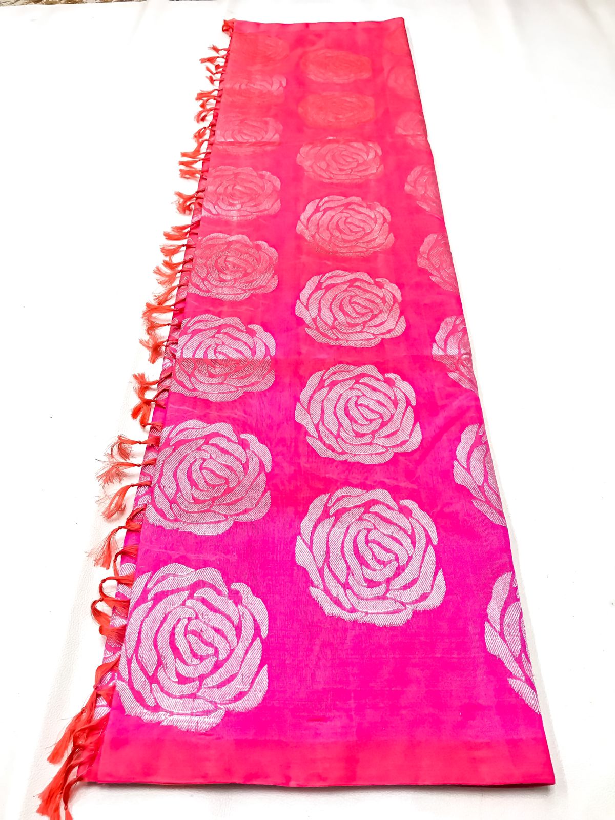 Venkatagiri handloom silk Saree in Rani pink with rose motives color