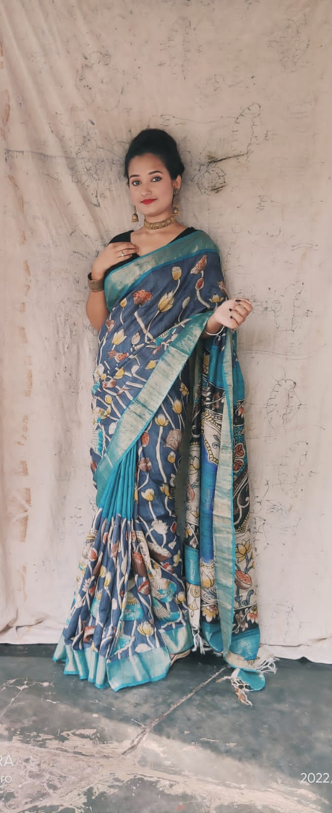 Tussar silk Hand painted Kalamkari using natural gray with blue color flowers story 