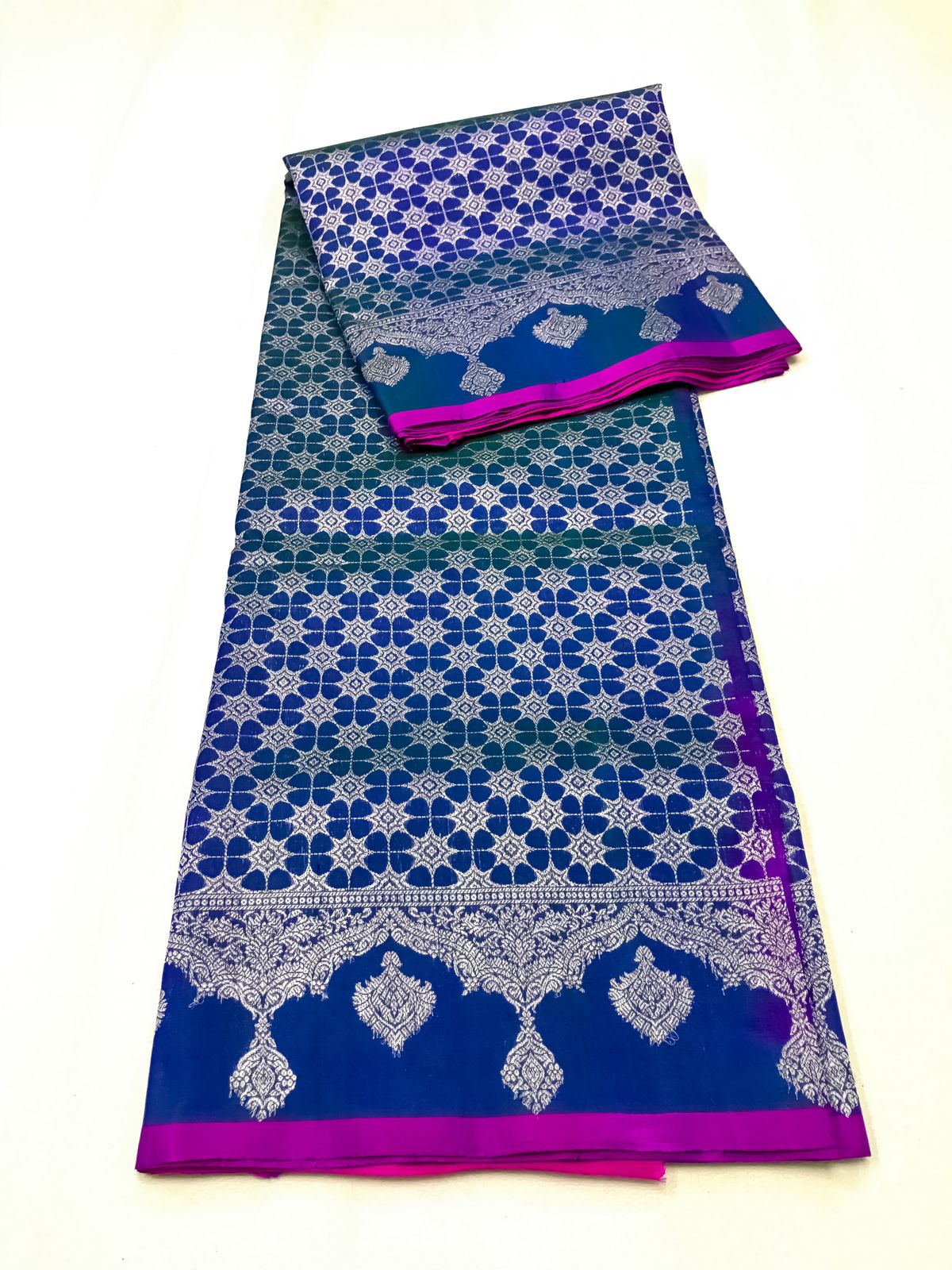 Venkatagiri handloom silk Saree in double tone royal blue with pink all over kalanji color