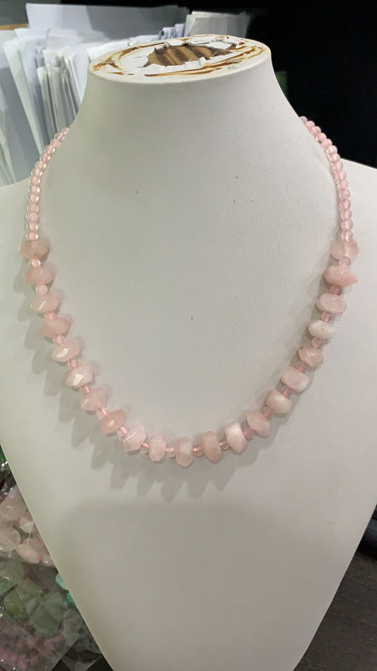 Jewellery Natural Stone Beads jewelry in oval beads rose quartz