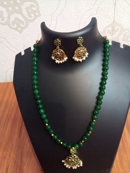 Jewellery green natural Stone necklace in single layer with earrings very authentic