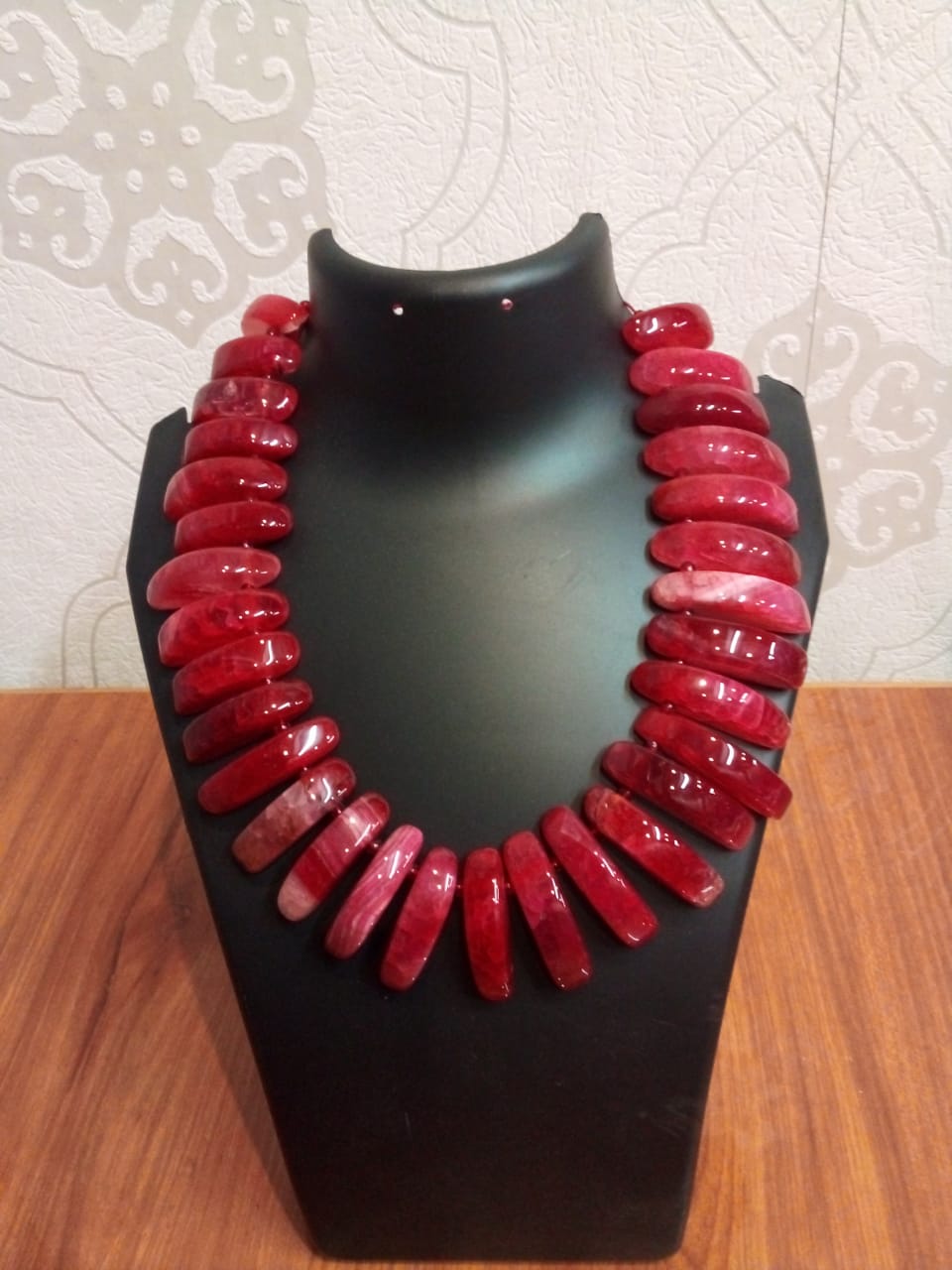 Jewellery uneven shaped big red color natural Stone necklace