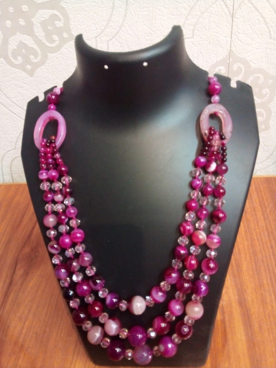 Jewellery pinkish natural Stone three layers chain 