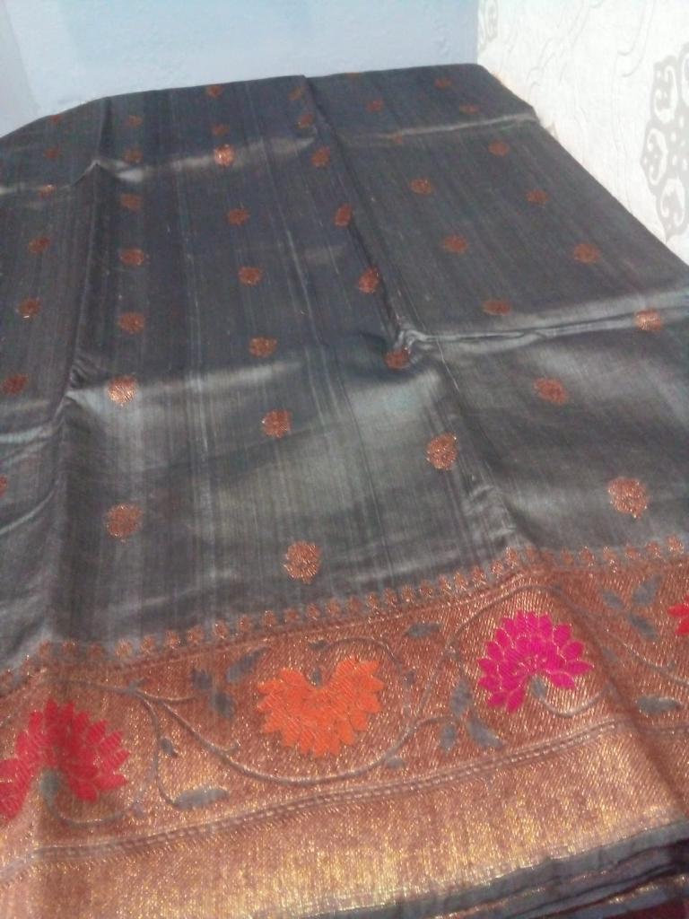 Tussar Banarasi gray color meenakari butta tussar Banarasi meenakari saree