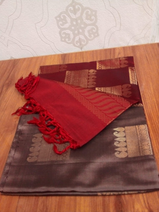 Pure Kanjivaram silk saree in gray and maroon color borderless